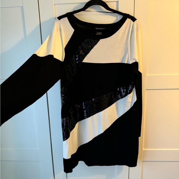 Black and White Sequin detail sweater - Picture 10 of 12